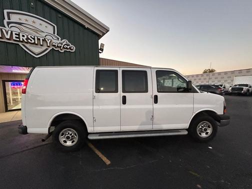 2022 GMC Savana 2500 Work Van