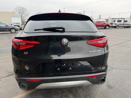2018 Alfa Romeo Stelvio Sport