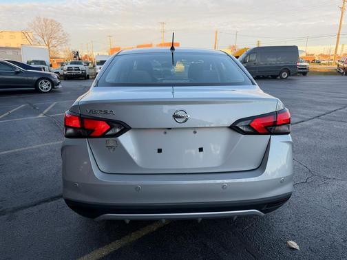 2020 Nissan Versa 1.6 S