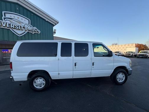 2008 Ford E350 Super Duty XL Wagon