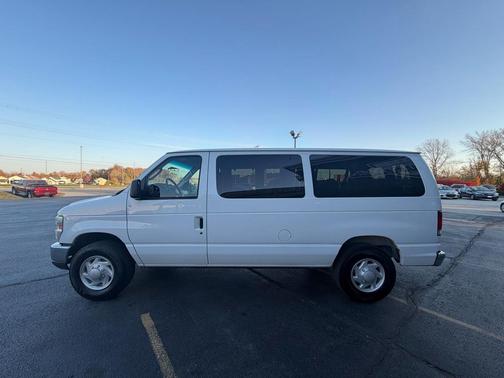 2008 Ford E350 Super Duty XL Wagon