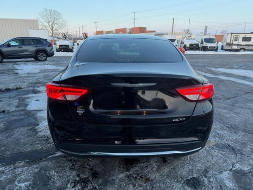 2016 Chrysler 200 Limited