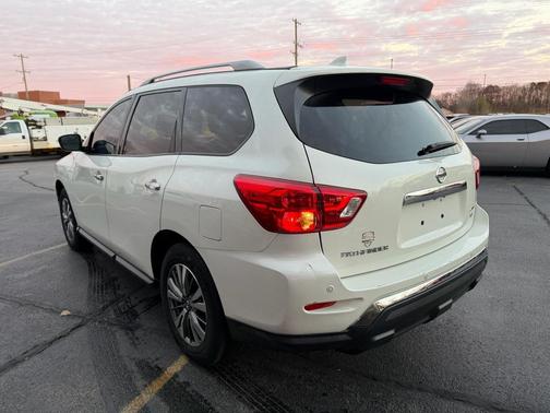2020 Nissan Pathfinder SV 4WD