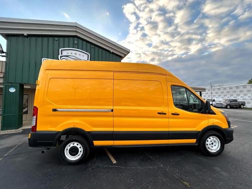 2021 Ford Transit-250 Base