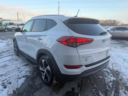 2016 Hyundai TUCSON Sport