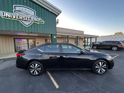 2021 Nissan Altima 2.5 SV