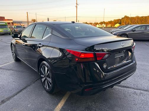 2021 Nissan Altima 2.5 SV
