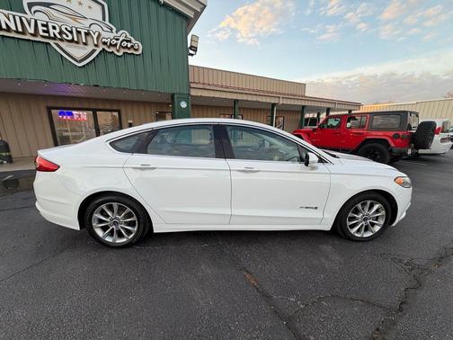 2017 Ford Fusion Hybrid SE