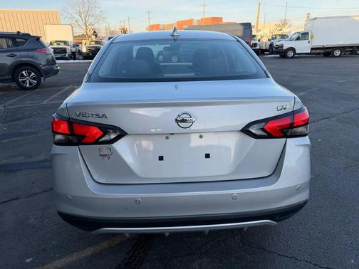 2021 Nissan Versa 1.6 SV