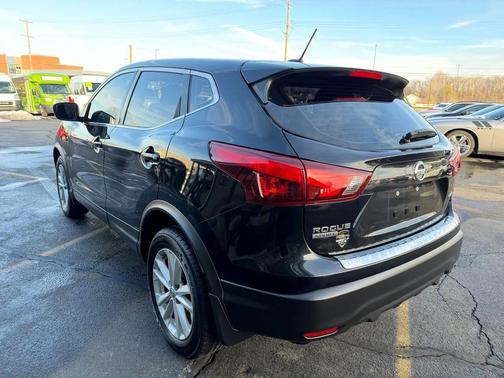 2017 Nissan Rogue Sport S