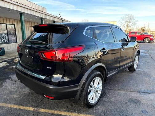 2017 Nissan Rogue Sport S