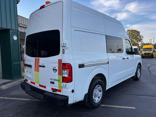 2013 Nissan NV Cargo NV3500 HD S V8