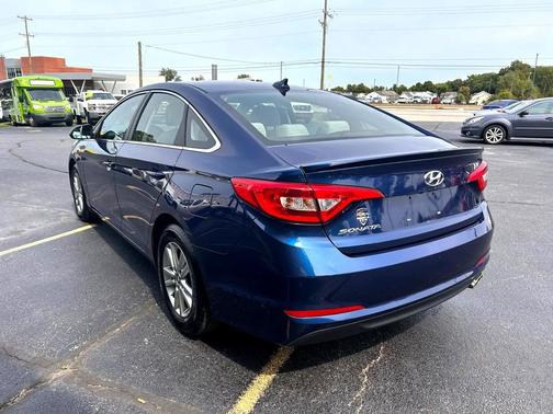 2017 Hyundai SONATA SE