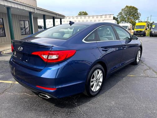 2017 Hyundai SONATA SE