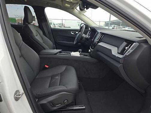 2025 Volvo XC60 Plus
