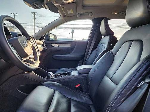 2023 Volvo XC40 Plus