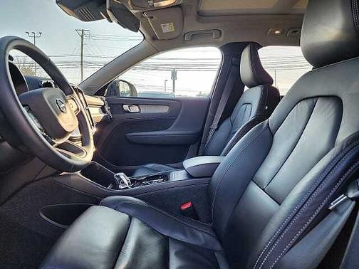 2023 Volvo XC40 Plus
