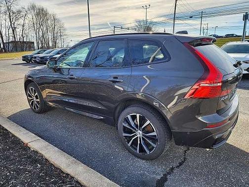 2025 Volvo XC60 Plus