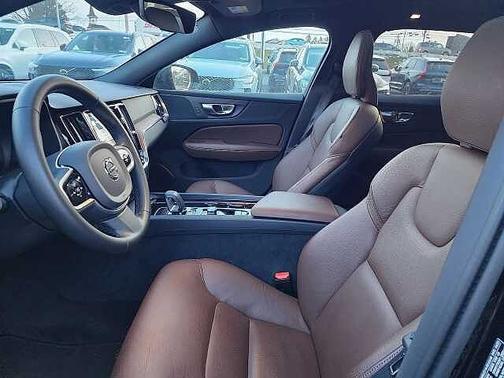 2025 Volvo V60 Cross Country Plus