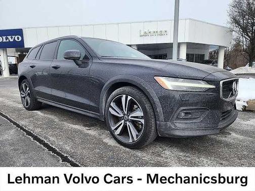 2025 Volvo V60 Cross Country Plus