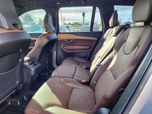 2023 Volvo XC90 Plus