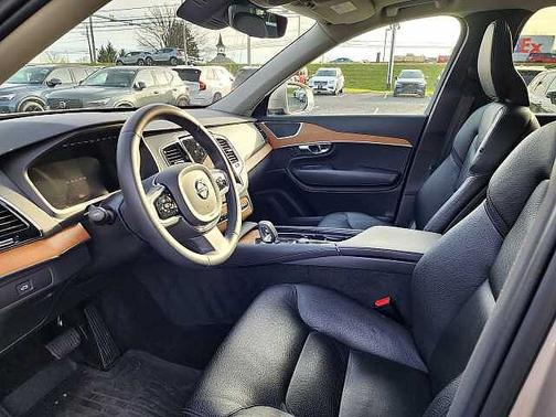 2023 Volvo XC90 Plus