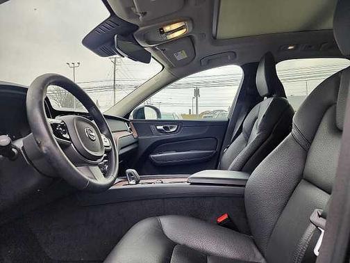 2023 Volvo XC60 Plus