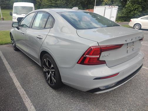 2025 Volvo S60 B5 Core