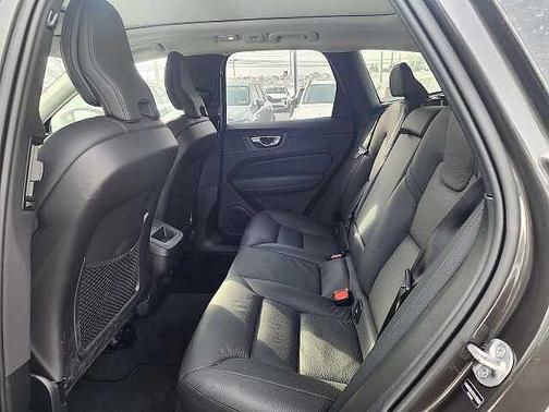 2025 Volvo XC60 Plus