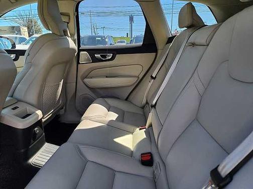 Fusion Red 2024 Volvo XC60 Ultimate Dark Theme