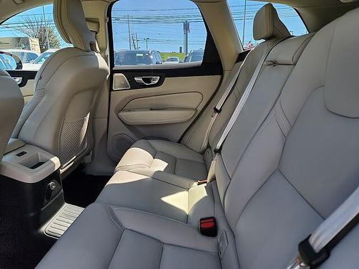 Fusion Red 2024 Volvo XC60 Ultimate