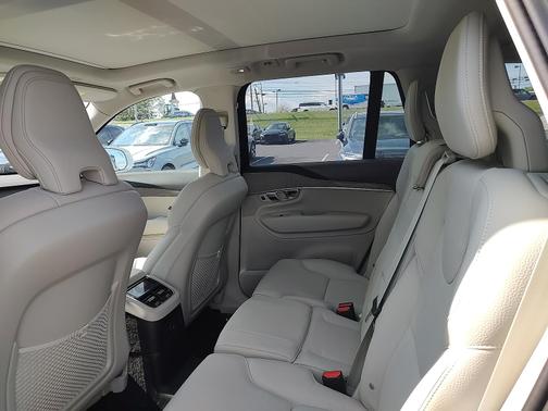 2025 Volvo XC90 Plug-In Hybrid T8 Plus 7-Seater