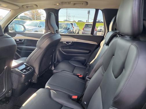 2024 Volvo XC90 B5 Core Bright Theme