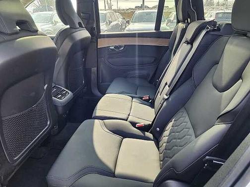 2025 Volvo XC90 Plus
