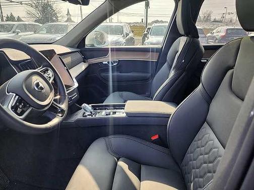2025 Volvo XC90 Plus