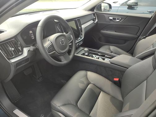 2025 Volvo S60 B5 Core