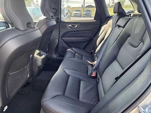 2025 Volvo XC60 Plus