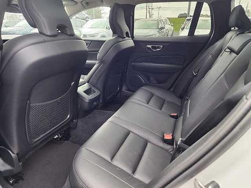 2025 Volvo V60 Cross Country Plus