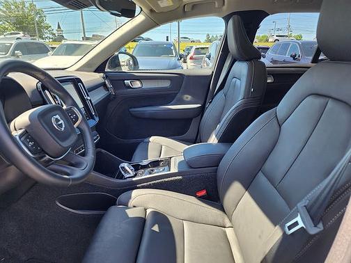 Cloud Blue 2026 Volvo XC40 Plus