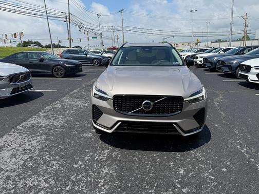 2025 Volvo XC60 B5 Plus