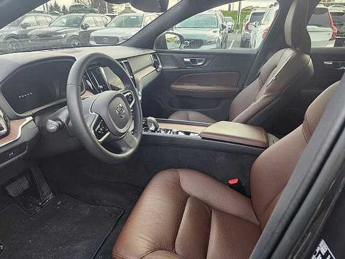 2023 Volvo V60 Cross Country Plus