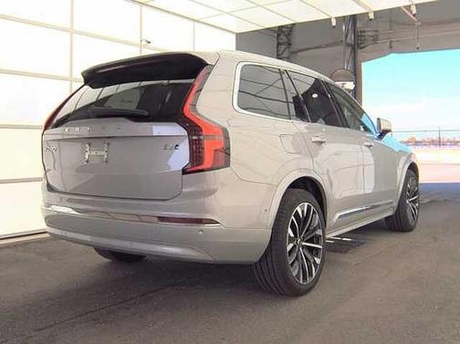2025 Volvo XC90 Plus