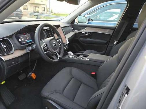 2025 Volvo XC90 Plus