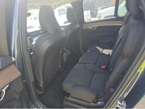 2025 Volvo XC90 B6 Plus 7-Seater