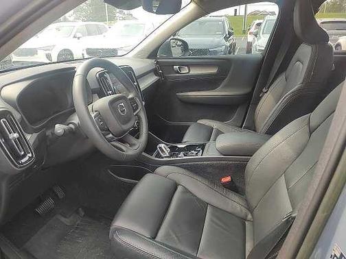 2023 Volvo XC40 Plus