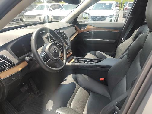 2023 Volvo XC90 B6 Plus 7-Seater