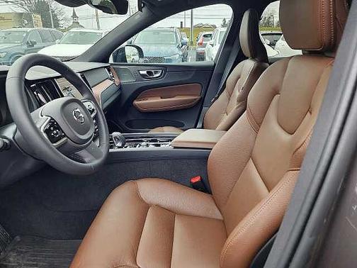 Platinum Grey 2024 Volvo XC60 Plus