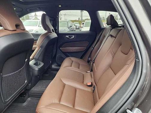 Platinum Grey 2024 Volvo XC60 Plus