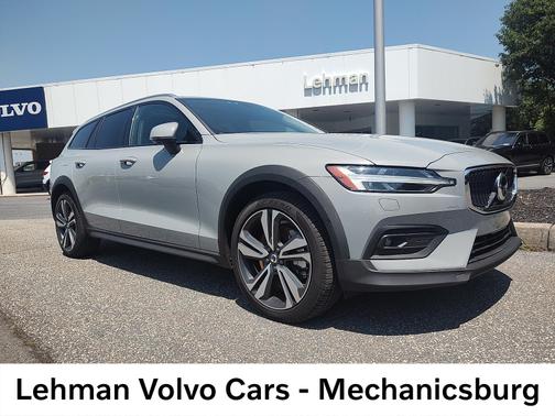 2024 Volvo V60 Cross Country B5 Plus