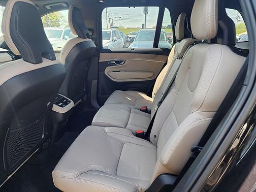 Onyx Black 2025 Volvo XC90 Ultra